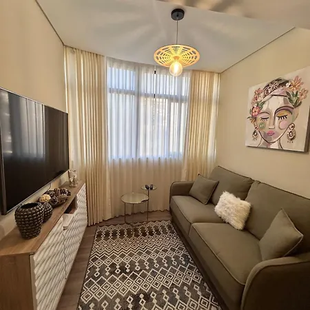 Feel Like Apartment *